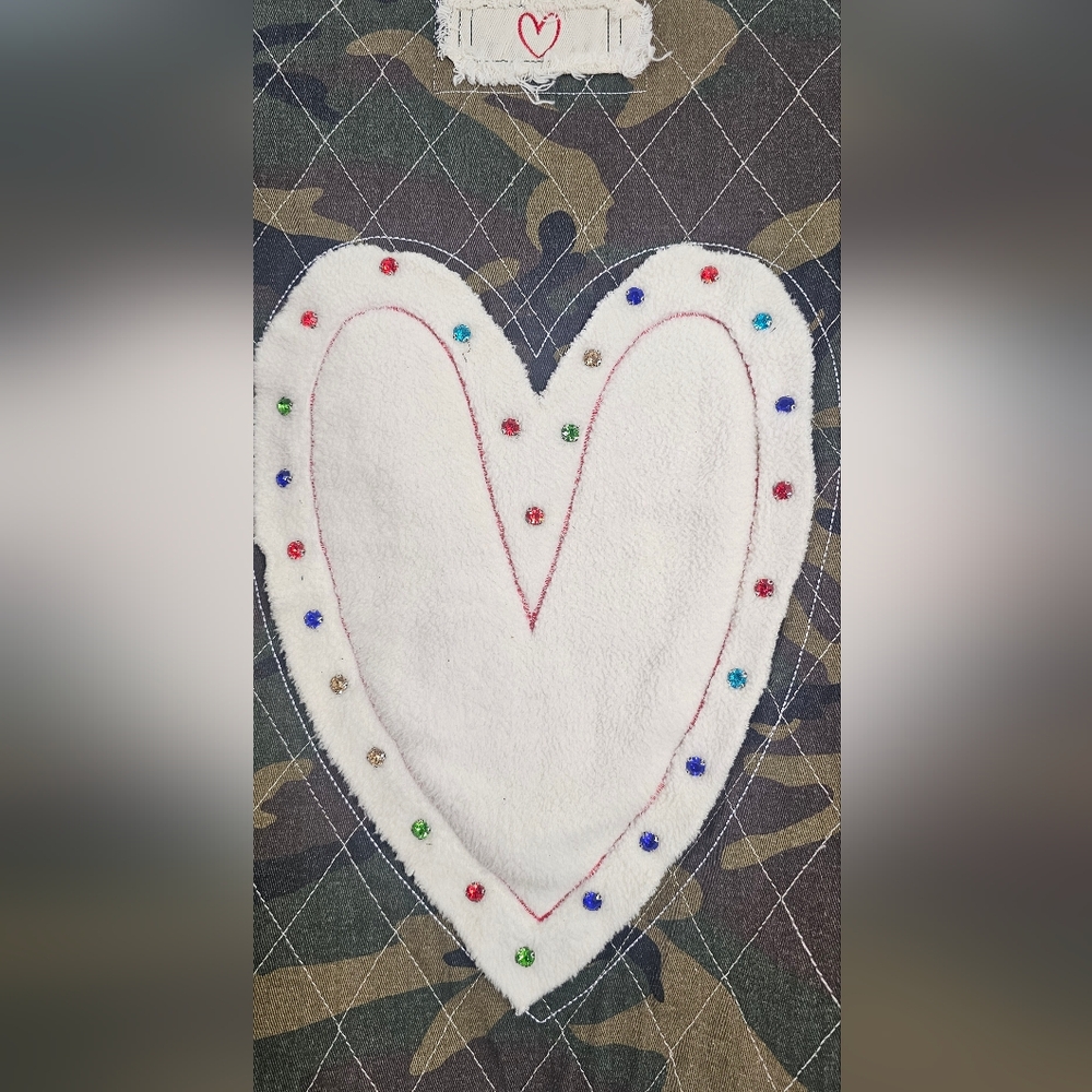 New POL Camo Jacket with Patchwork and Crystal Heart Details Size Large - Picture 9 of 10